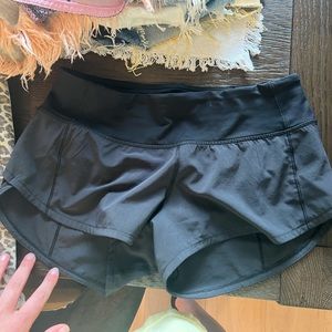 Lululemon speed up low rise lined short 2.5